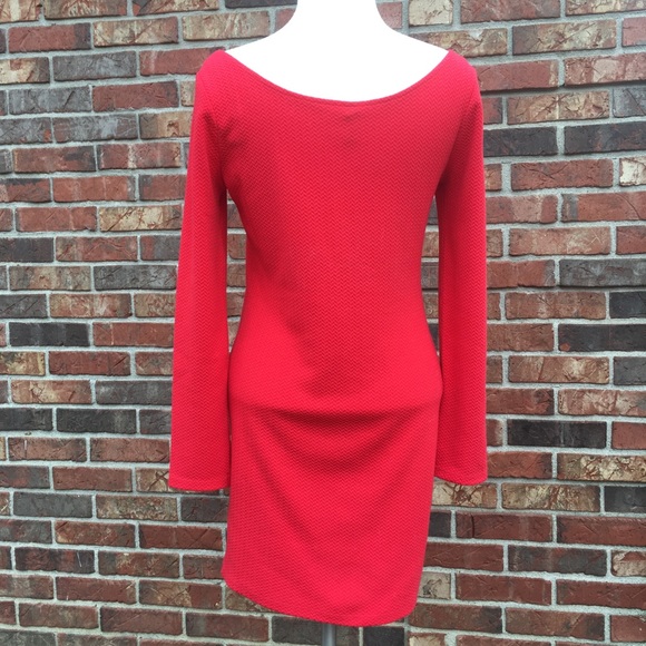 Divided by H & M  red textured long sleeve poly - Picture 3 of 7